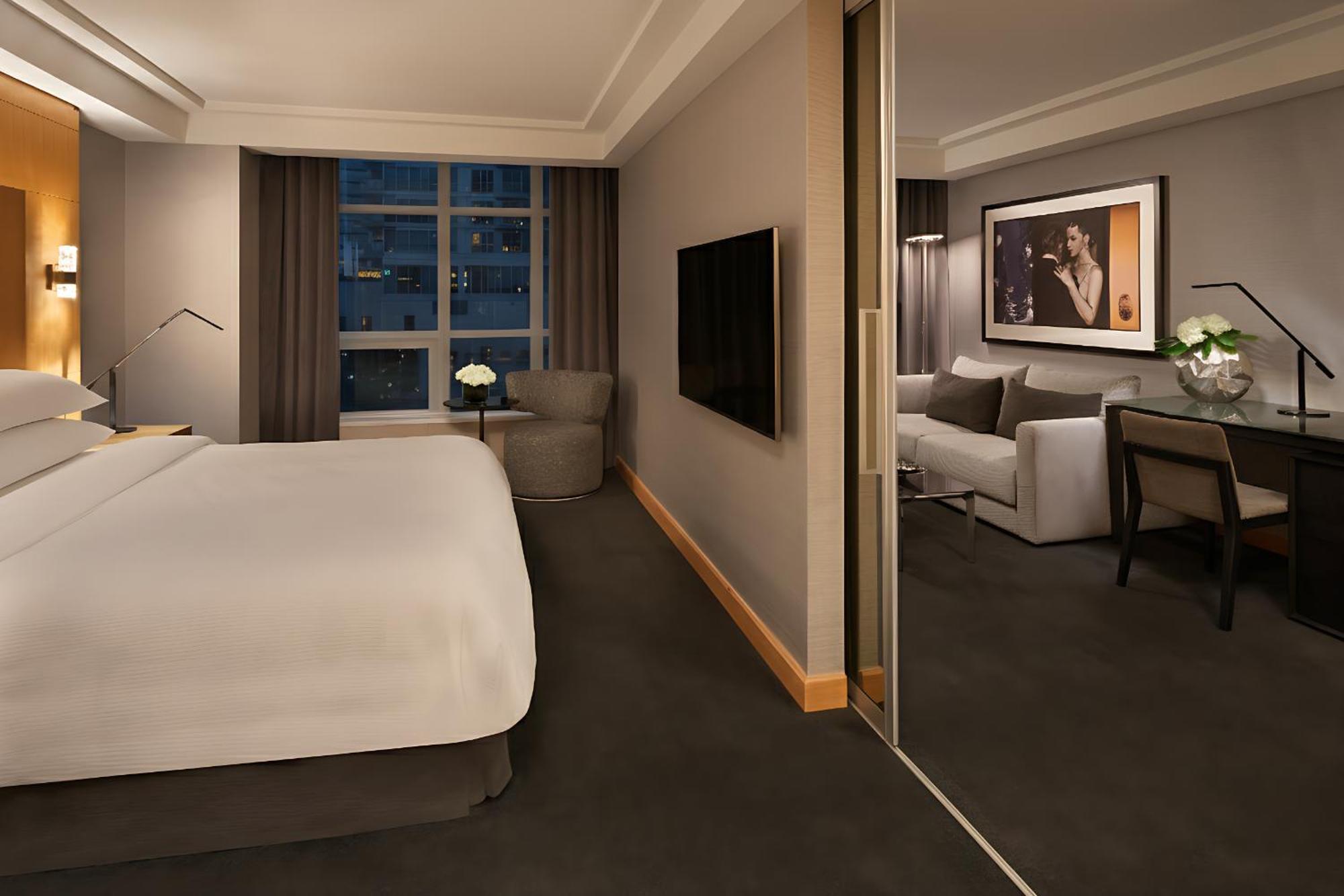 Executive King Suite,1566951701:JPEG