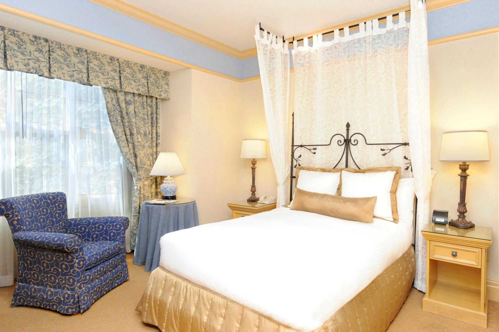Basic Queen Room