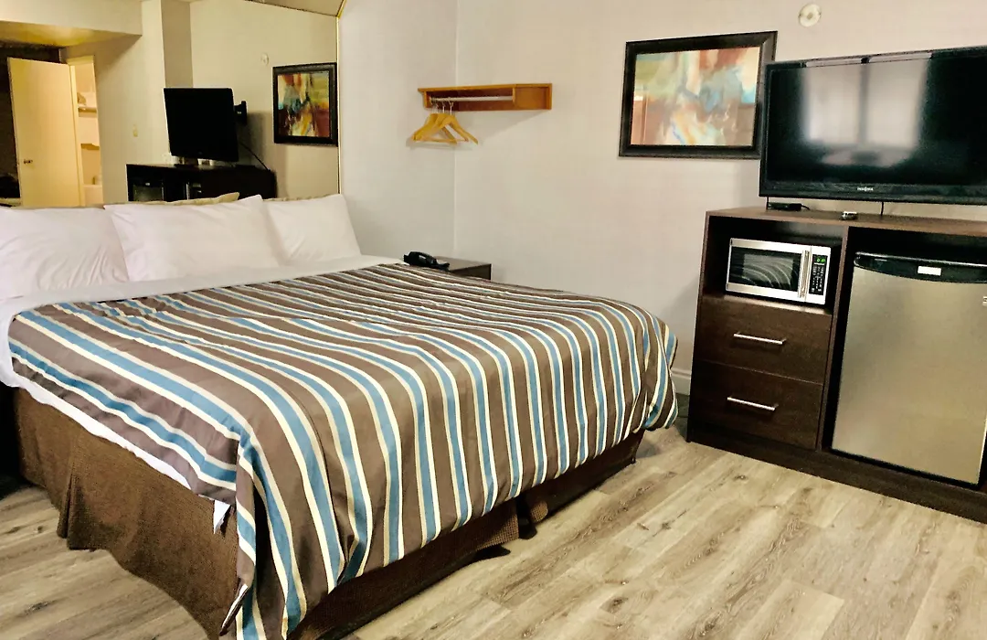 Deluxe Inn-1
