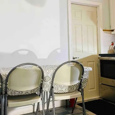 Lovely II Space Share A Room East York Canada-3