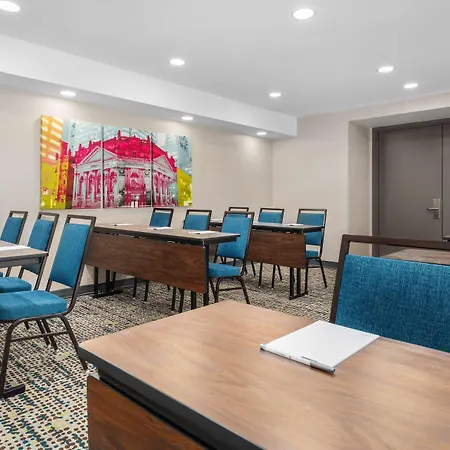 Hampton Inn & Suites By Hilton Toronto Downtown-3